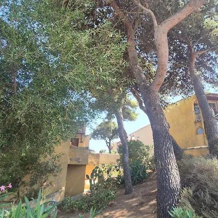 Between Calvi And Ile Rousse Seaside アパート *